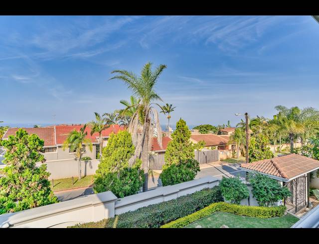 5 BEDROOM HOUSE FOR SALE IN UMHLANGA CENTRAL